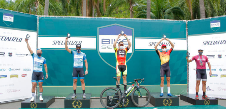 @bike_series  Atleta Ricardo Reis categoria Sport 4° lugar 🏆🏁 Atleta @alberto_d_santiago categoria Sport 2° lugar