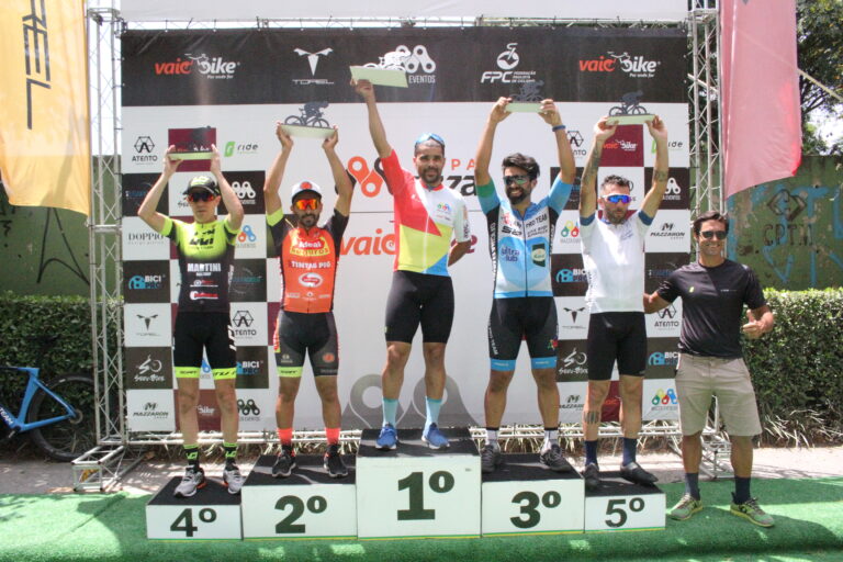 RR PRO TEAM 🇧🇷 Copa @mazzaciclismo etapa Osasco Ricardo Reis 🏆1° lugar na categoria master A @spark_atleta 🏆3° lugar na categoria master A