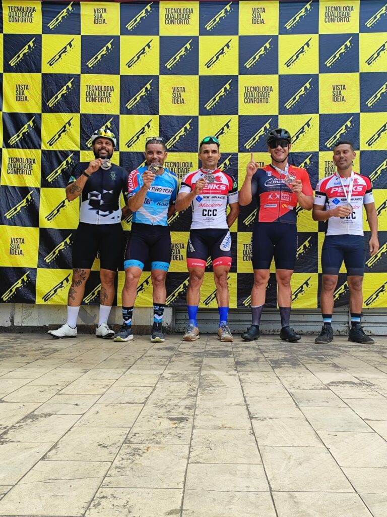 10/09/2023     ARR PRO TEAM 🇧🇷 GP de ciclismo Cubatão 🏆  Parabéns pilotos 💪🏼👊🏼   2°🥈 Ricardo Reis